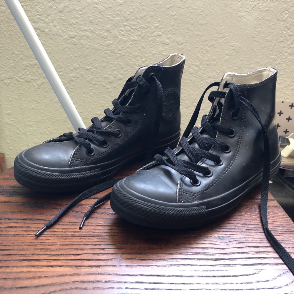 Converse All Star rain shoes. Men’s 5 womans 7/7.5
